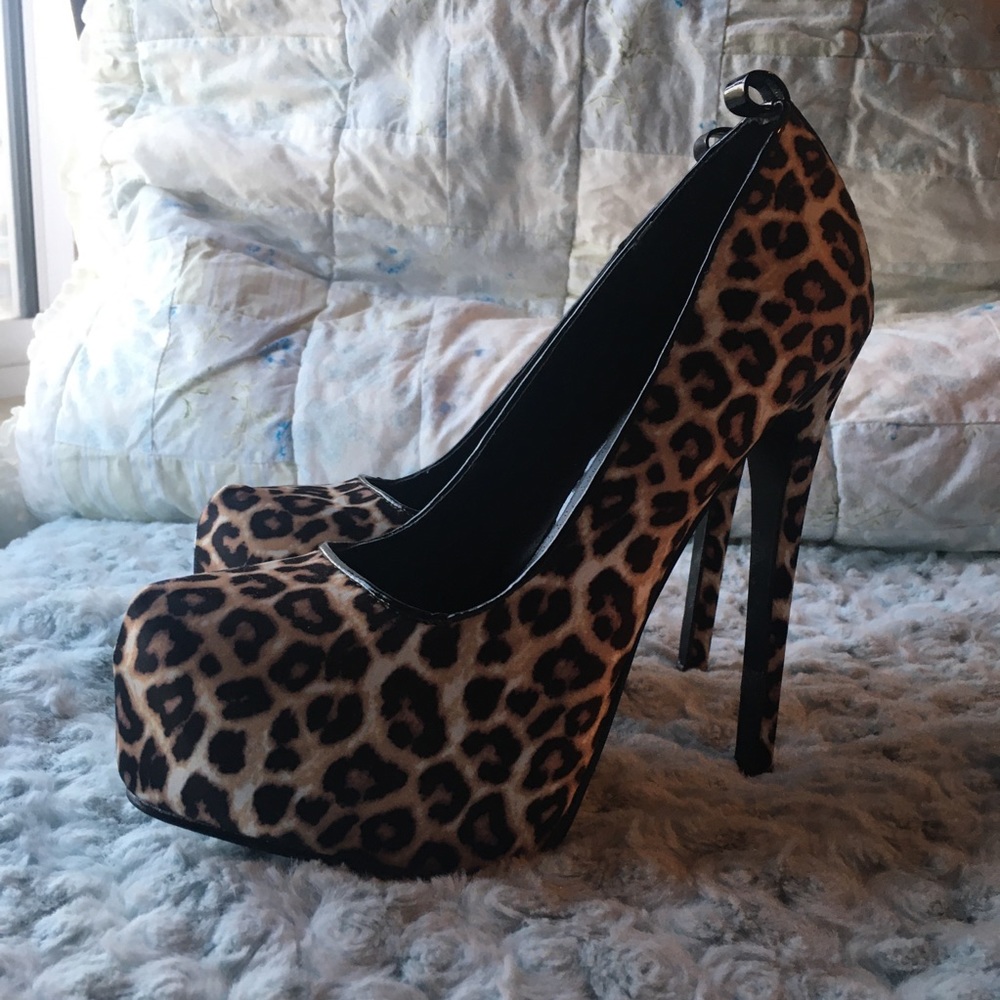 NWOT Qupid Leopard Print High Heels - Picture 6 of 8